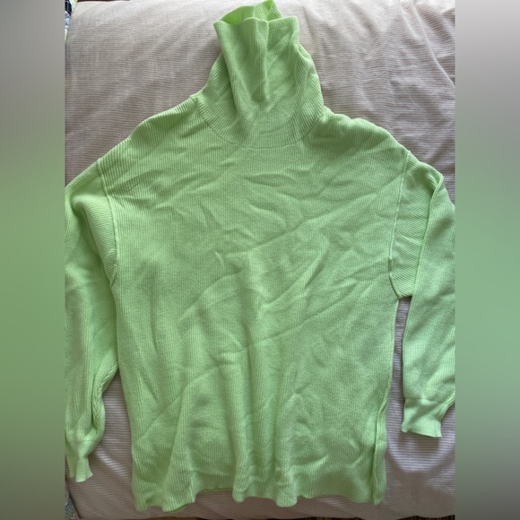 Free people oversized lime green turtleneck sweater - Picture 3 of 3